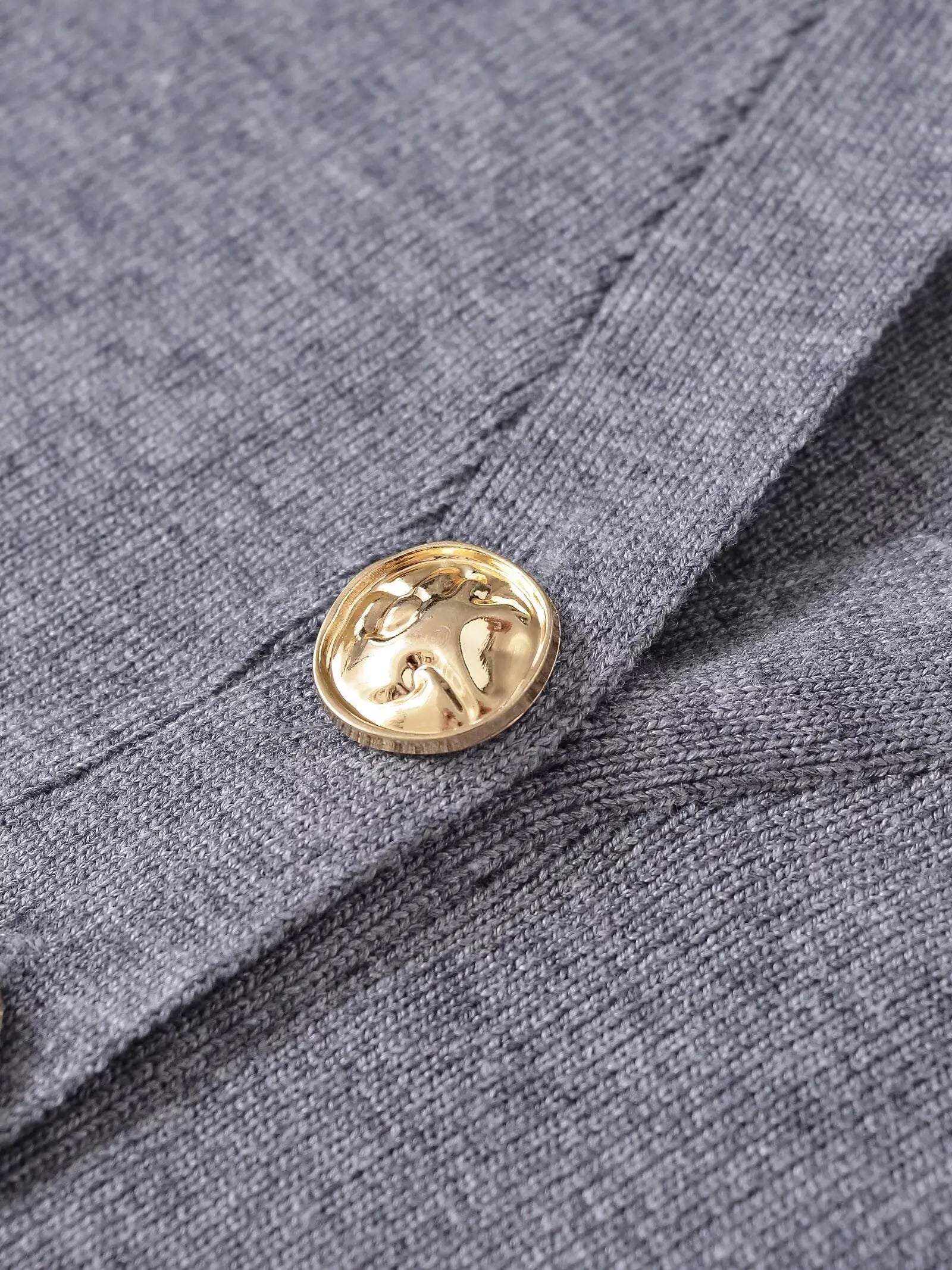 Cardigan botones dorados